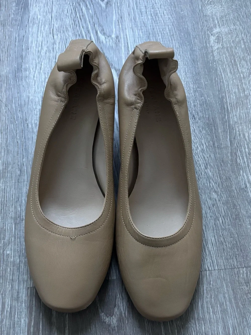 Everlane Soft Elastic Back Ballet Flats in Taupe size 7.5
